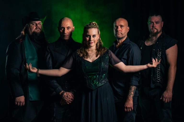 Inverse News: Memoira publica su nuevo video, Dollmaker